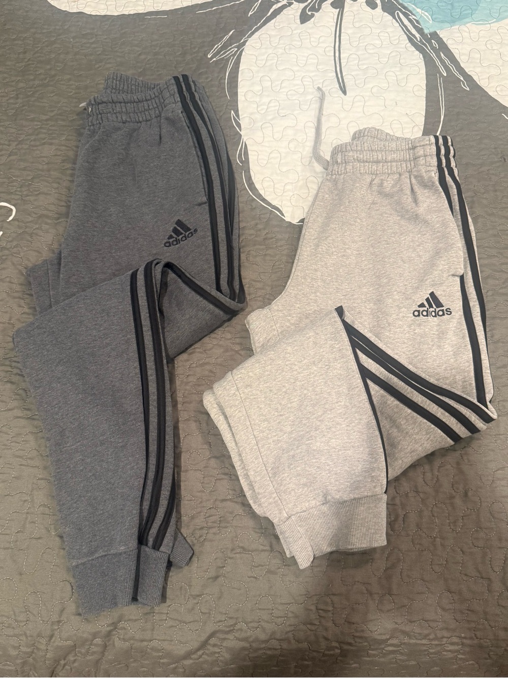 adidas Kids 3-Stripe Joggers in Light Gray & Dark Gray